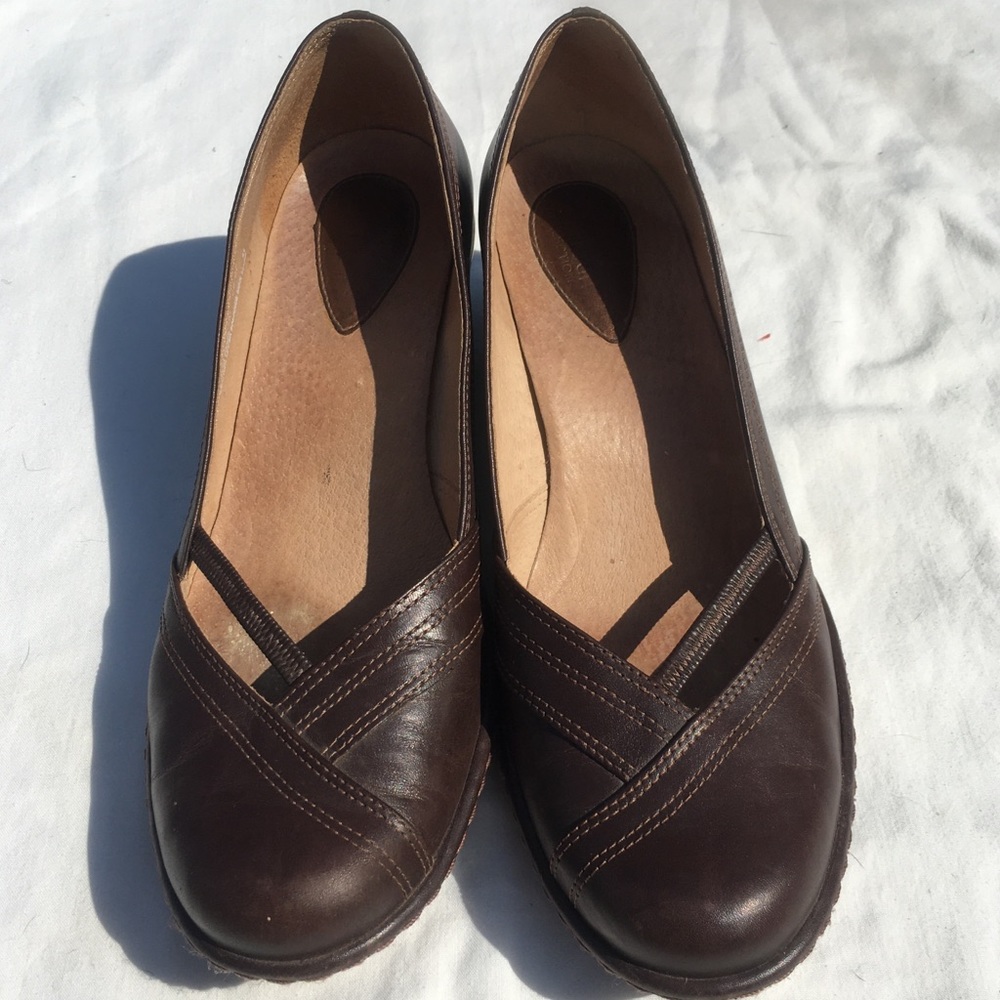 Brown real leather Clark’s Artisan Heels, size 8.5